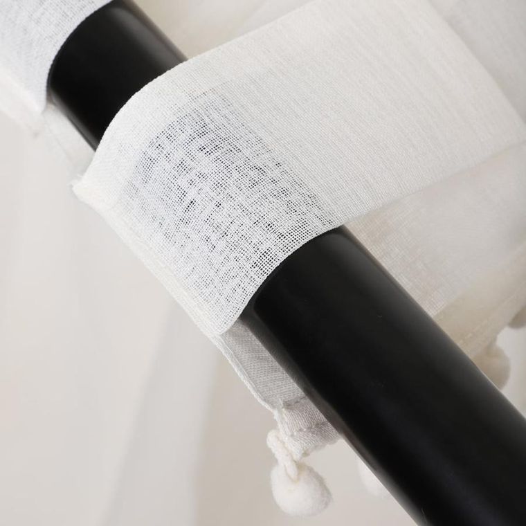 Homla, Adi, firanka, z pomponikami kremowa, 140-250 cm