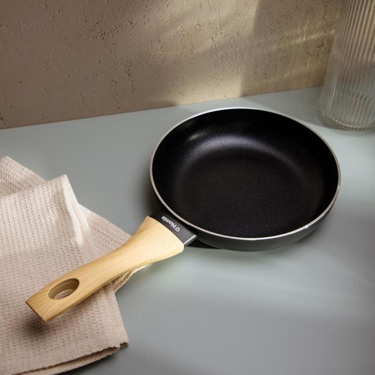 Homla, B2 Albero Essentials, patelnia, czarna, 20 cm