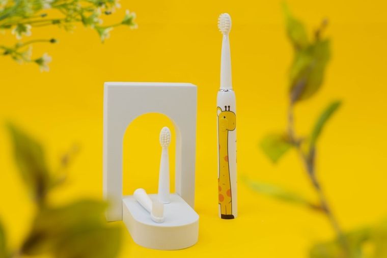 InnoGIO, GIOsonic, Giraffe, soniczna szczoteczka do zębów dla dzieci, żółta