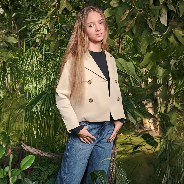 Jeansowe spodnie wide z ozdobnymi przeszyciami Cool Club