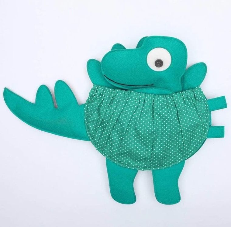 Jolly Designs. Dinozaur. Podróżna książeczka sensoryczno-manipulacyjna