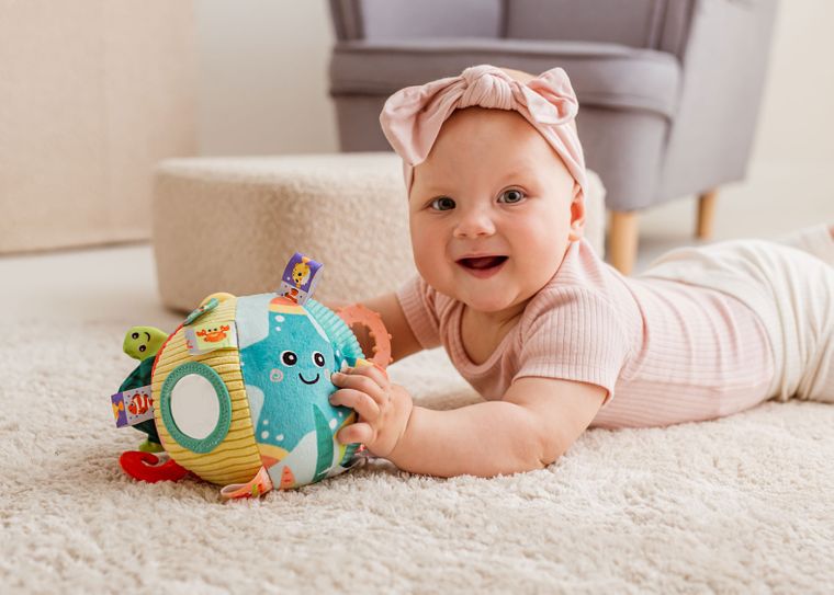 JollyBaby, Ocean, sensoryczna piłeczka z grzechotką i gryzakiem