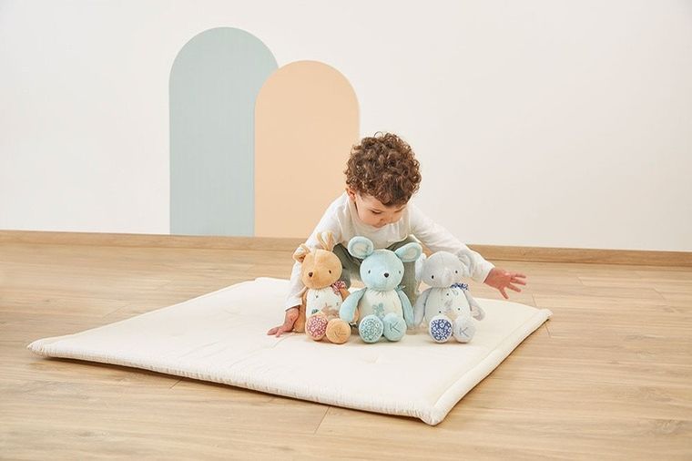 Kaloo, Petites Chansons, Myszka, maskotka z dzwoneczkiem w pudełku, 28 cm