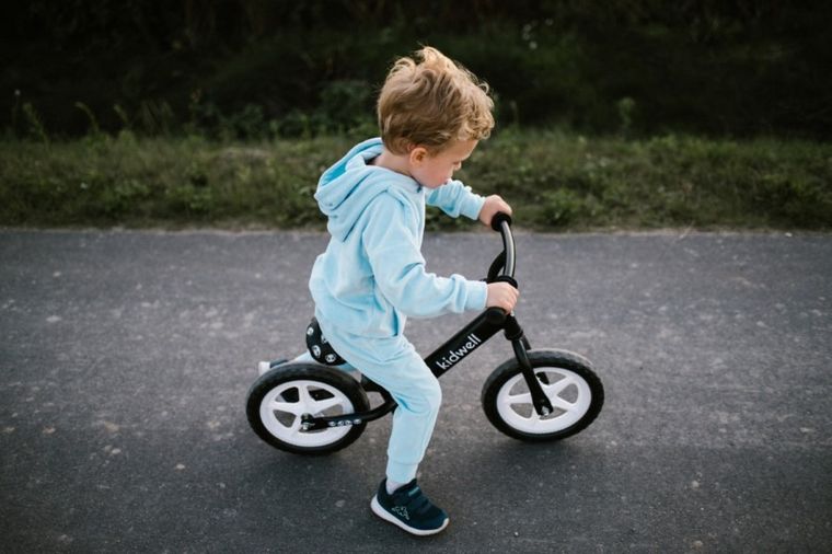 Kidwell, Rebel, rowerek biegowy, czarny