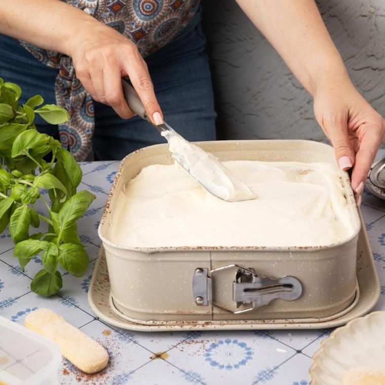 Kinghoff, blacha, forma rozpinana do ciasta, kwadratowa, 27,5-27,5 cm, kh-1977