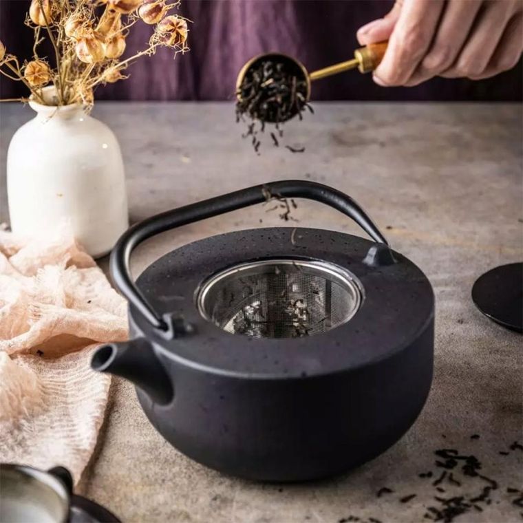 Kinghoff, zaparzacz żeliwny dzbanek z filtrem, 1.1l