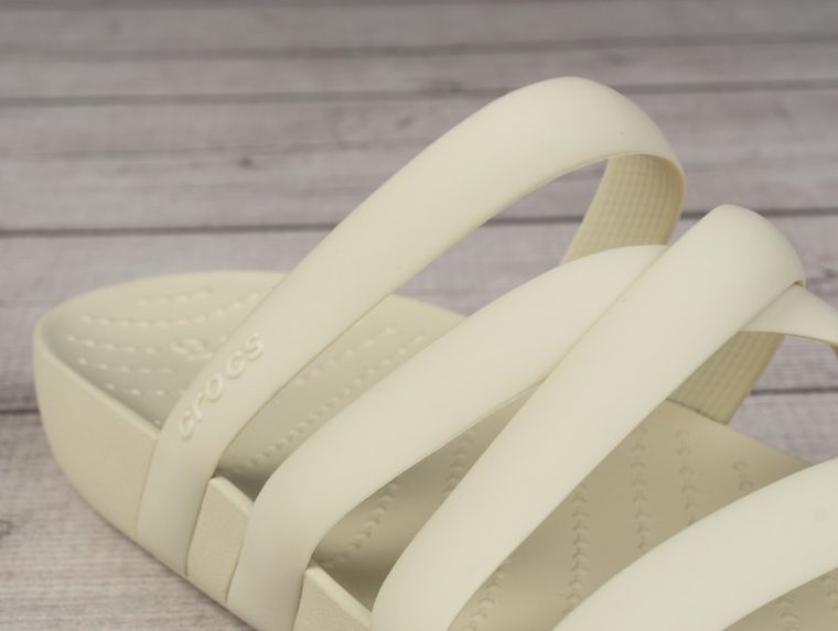 Klapki damskie, beżowe, Crocs Splash Strappy