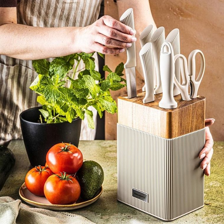 Klausberg, zestaw noży w bloku akacjowym, kb-7984