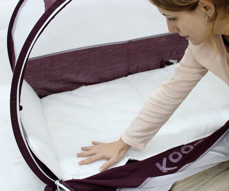 Koo-di, łóżeczko turystyczne Pop Up Bubble Cot, bordo
