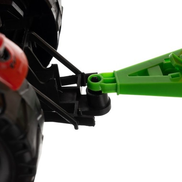 Kruzzel, farma, traktor z przyczepą