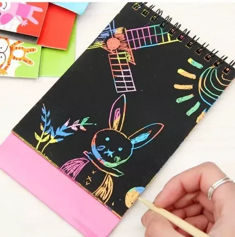 Kruzzel, zestaw do zdrapywania z drewnianym rysikiem