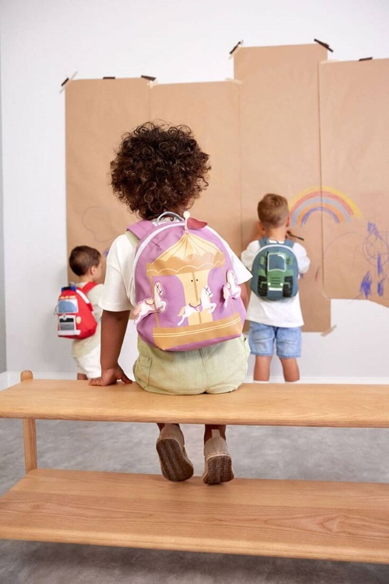 Lassig, Tiny Drivers, plecak dla przedszkolaka, karuzela