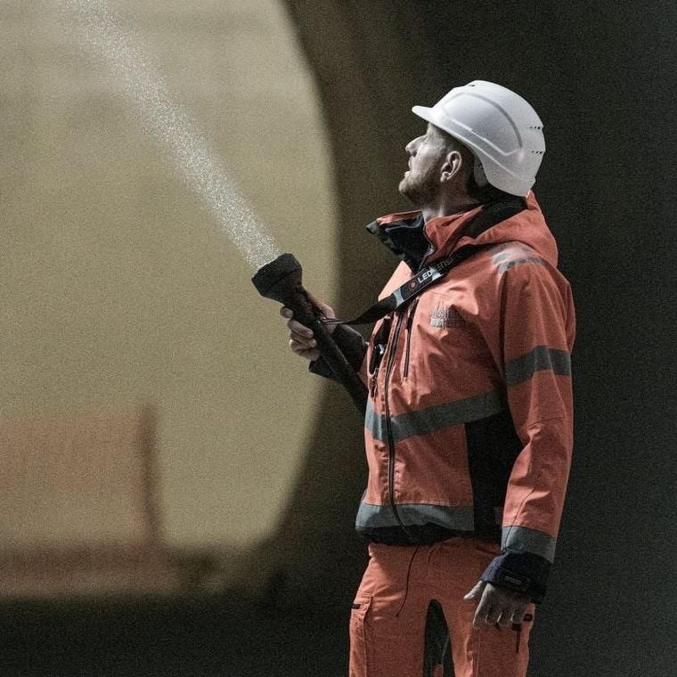 Ledlenser, latarka, P21R