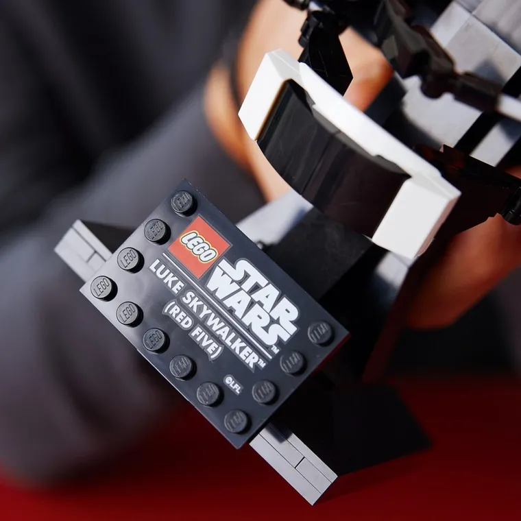 LEGO Star Wars, Hełm Luke’a Skywalkera - Czerwony Pięć, 75327