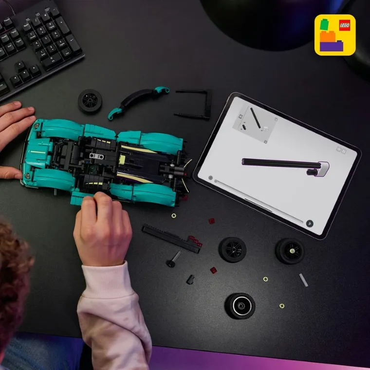 LEGO Technic, Aston Martin Valkyrie, 42208