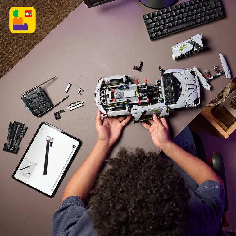 LEGO Technic, Supersamochód Lamborghini Revuelto, 42214