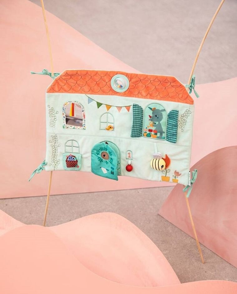 Lilliputiens, Domek Sarenki Stelli i Smoka Joe, miękka tablica aktywizująca do zabawy, 3m+