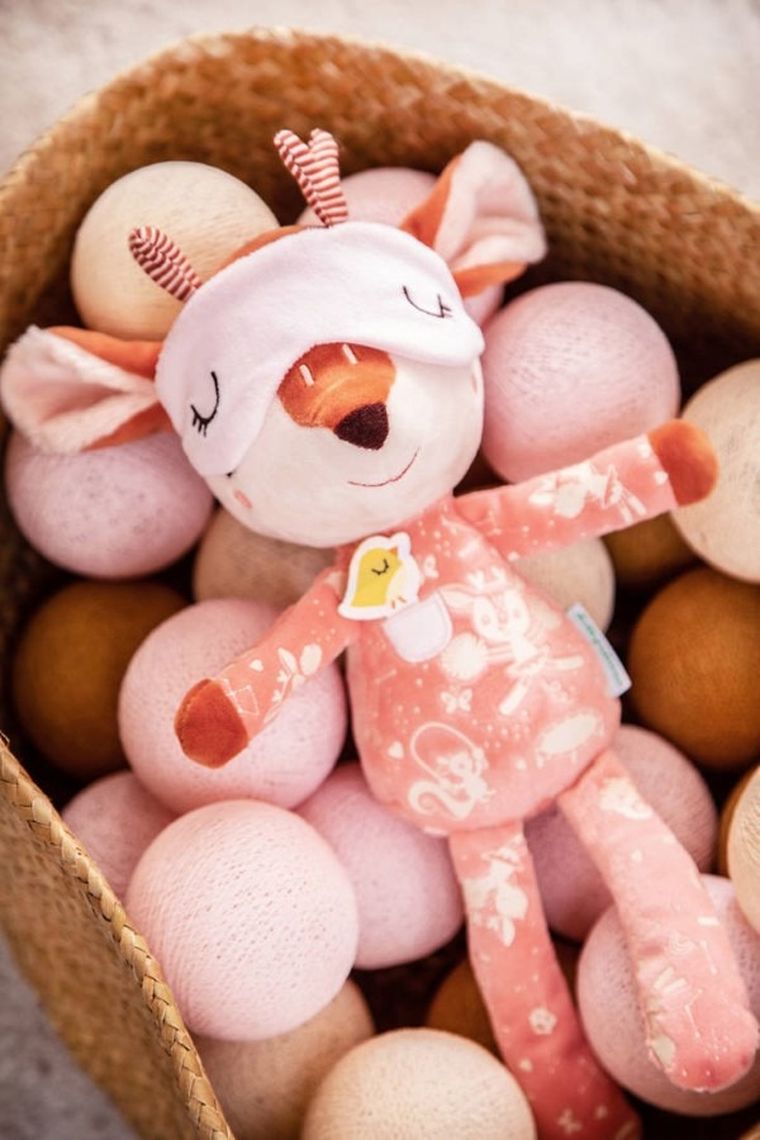 Lilliputiens, maskotka do spania z elementami fluorescencyjnymi, Sarenka Stella, 6m+