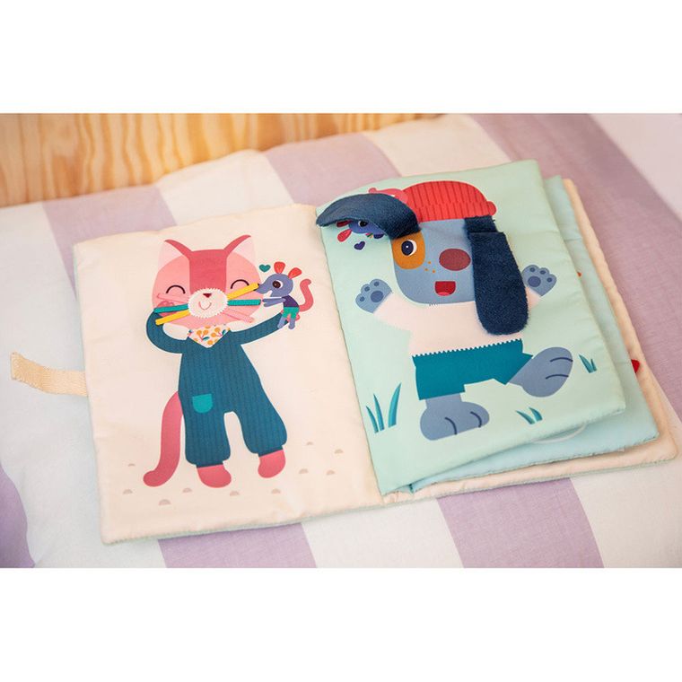 Lilliputiens, Myszka Nina, Przebieranki, miękka książeczka aktywizująca, 9m+