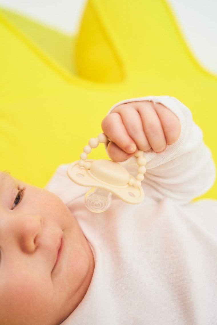 LUU Kids, smoczek pozycjonujący, American Cream, 3-6m