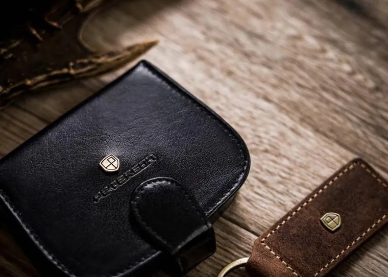 Mała portmonetka ze skóry naturalnej, Peterson