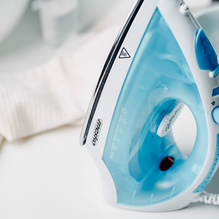 Mesko, żelazko, stalowa stopa, 2200W, MS 5023