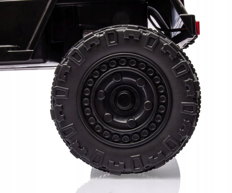 Milly Mally, Toyota FJ Cruiser, pojazd na akumulator, czarny