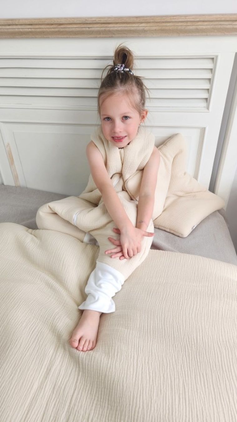 MimiNu, 2-częściowy komplet pościeli muślinowej z wypełnieniem, ciepły beż, 75-100 cm