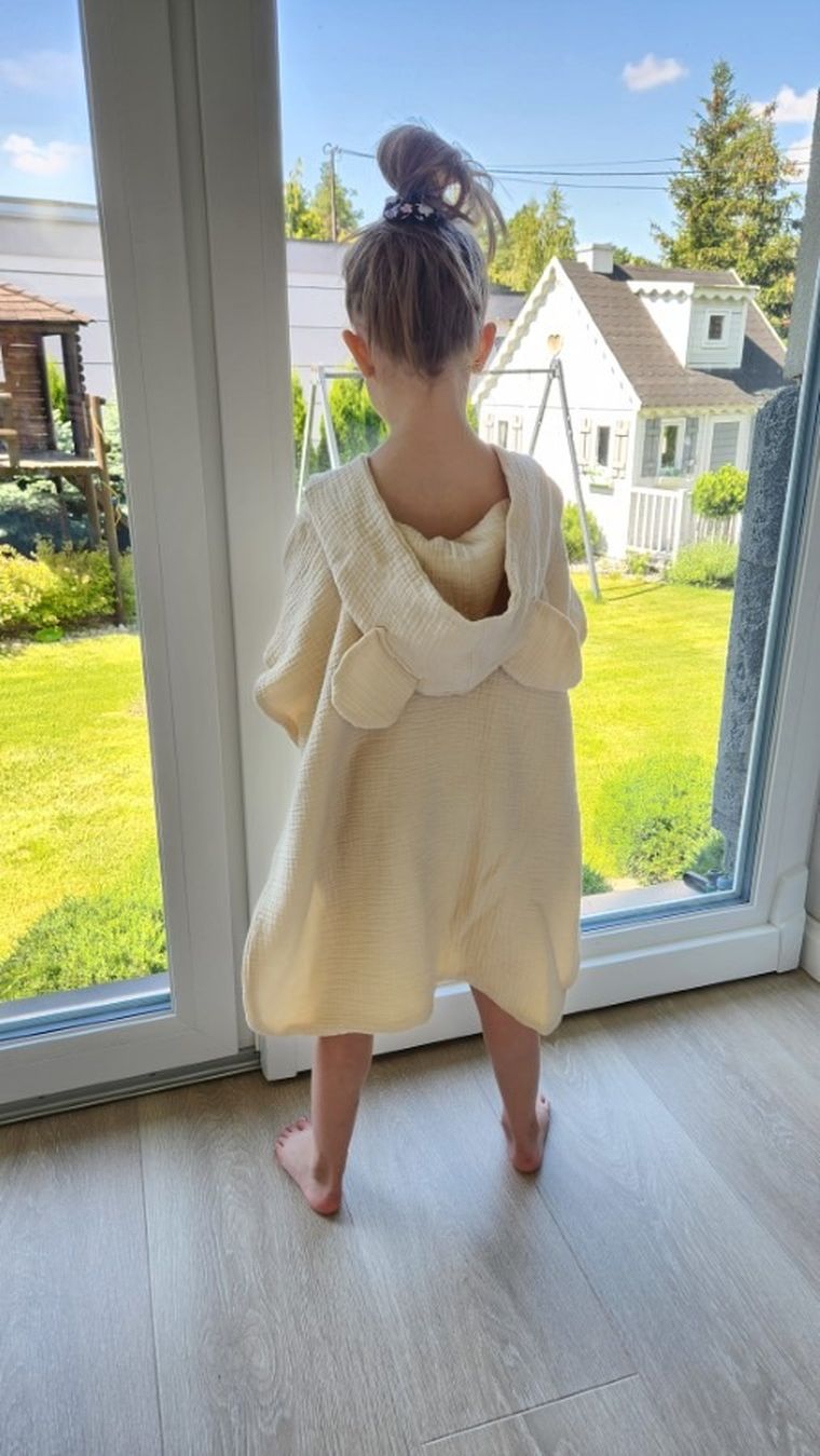 MimiNu, muślinowe ponczo plażowe, szybkoschnące, ciepły beż, 4-7 l.