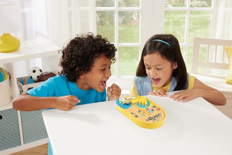 Minionki, U-turn Bowling, gra zręcznościowa