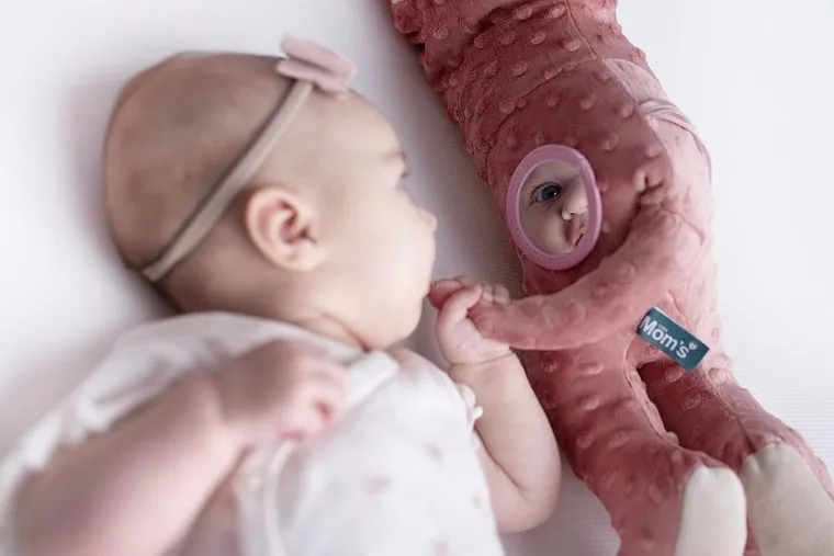 Mom's Care, Jamiś, ochraniacz do łóżeczka, zabawka sensoryczna, różowa