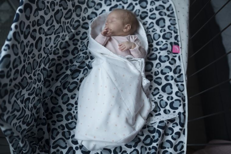 Motherhood, ECO Kropeczki Niebieskie, rożek muślinowy