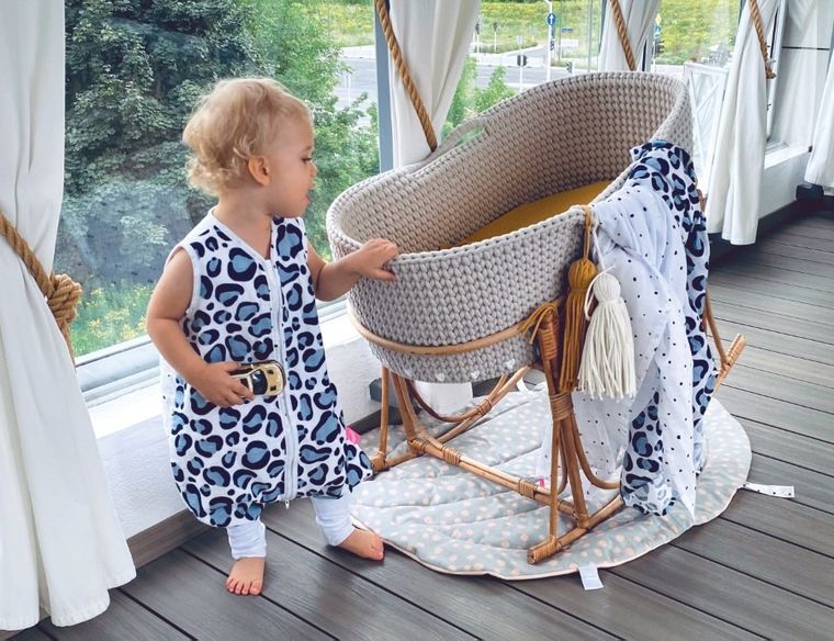 Motherhood, Kwadraty Różowe, śpiworek muślinowy z nogawkami, TOG 0.5, 18-30 m