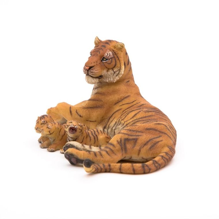 Papo, Tygrysica leżąca z małymi, figurka kolekcjonerska