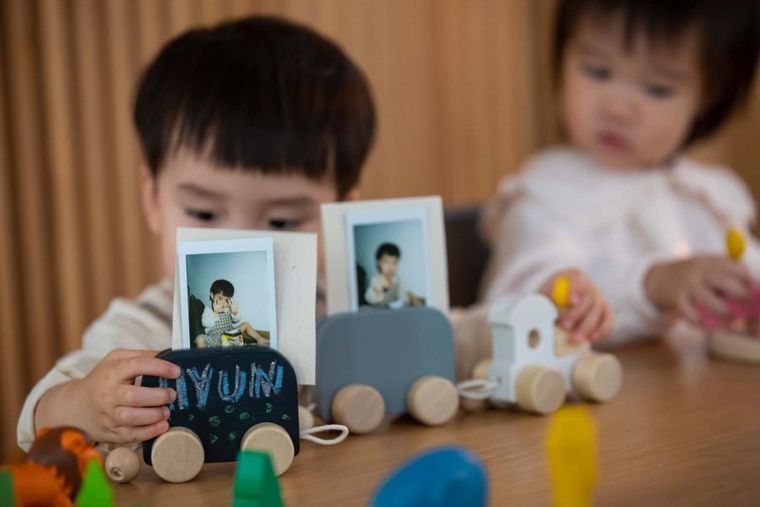 Plan Toys, Pociąg urodzinowy, zabawka drewniana