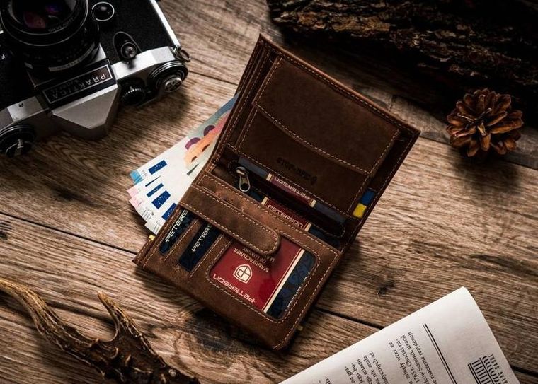 Portfel, brązowy, skórzany, RFID, Peterson