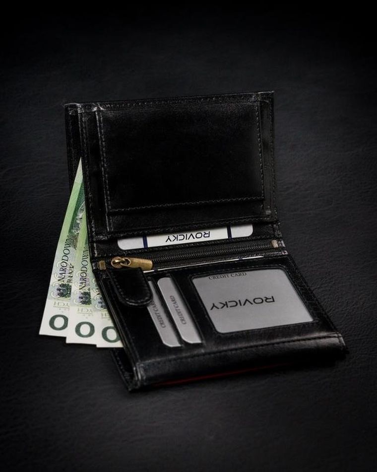 Portfel, czarno-czerwony, skórzany, RFID, Rovicky