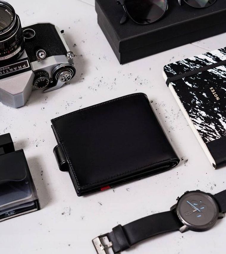 Portfel, czarno-czerwony, skórzany, RFID, Rovicky