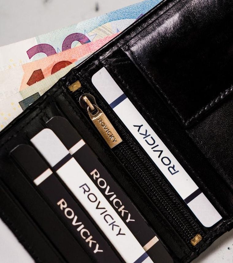 Portfel, czarno-czerwony, skórzany, RFID, Rovicky