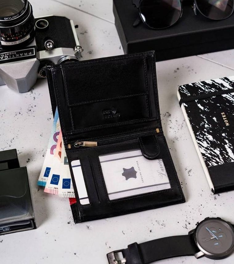 Portfel, czarny, skórzany, Peterson