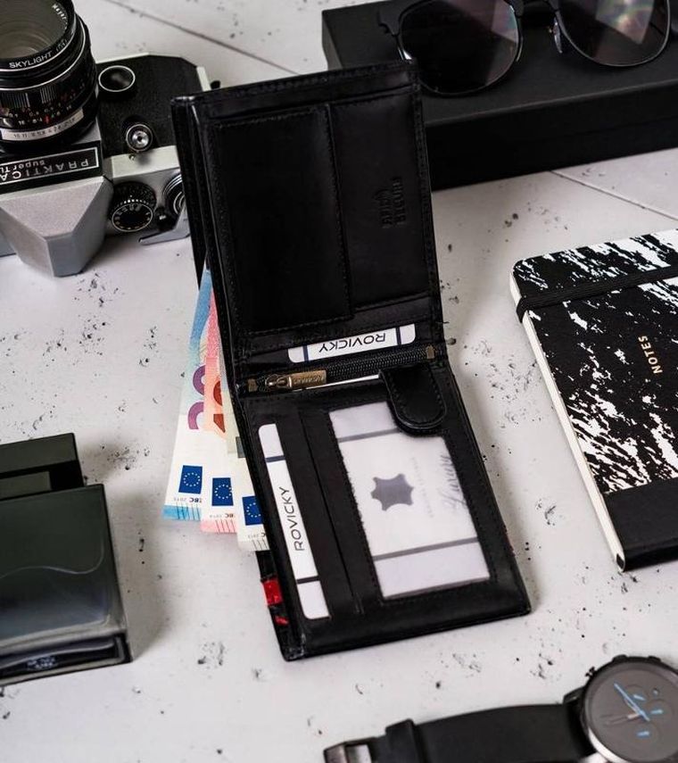 Portfel, czarny, skórzany, Peterson