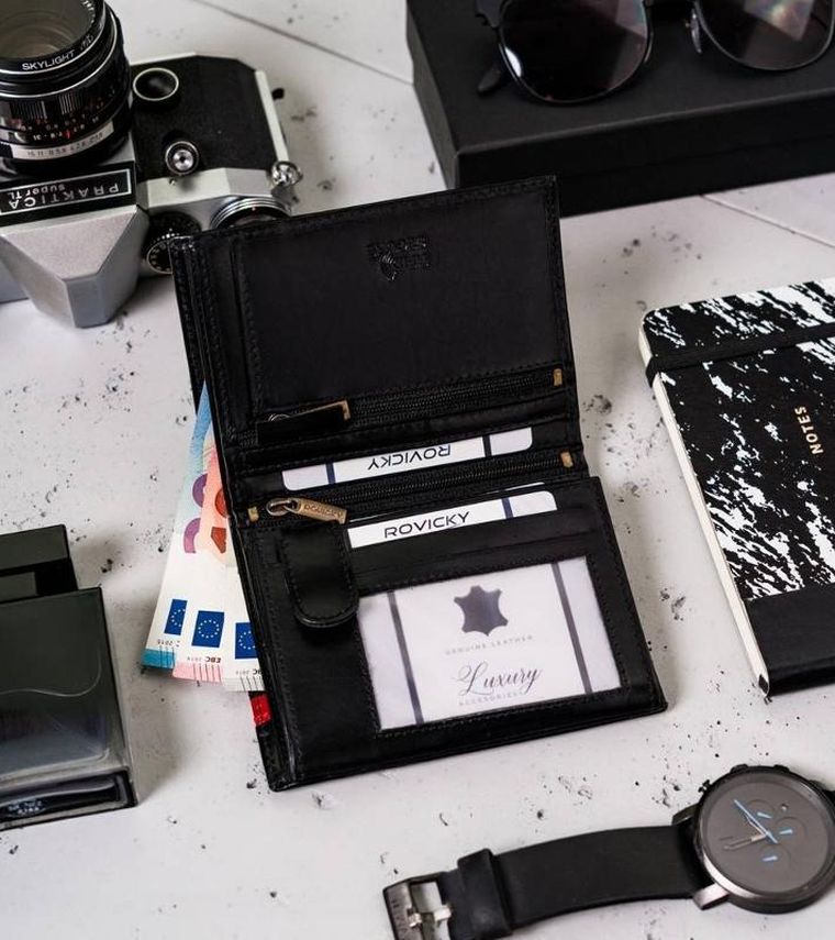 Portfel, czarny, skórzany, Peterson