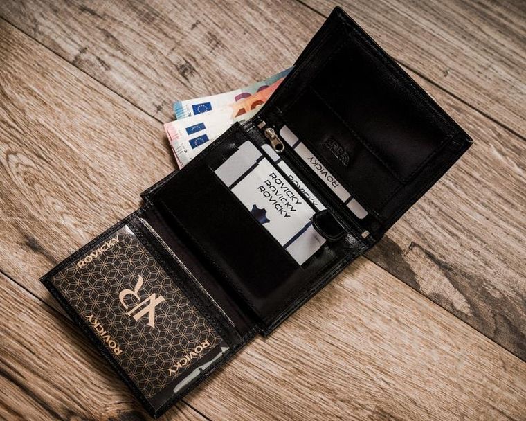 Portfel, czarny, skórzany, RFID, Rovicky