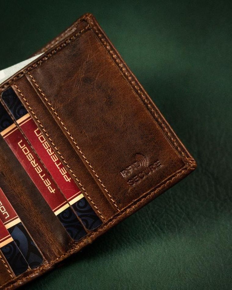 Portfel na karty, brązowy, skórzany, Peterson