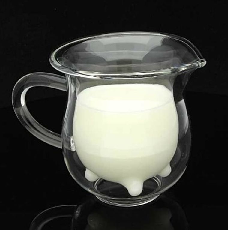 Prosto od krowy, dzbanek na mleko