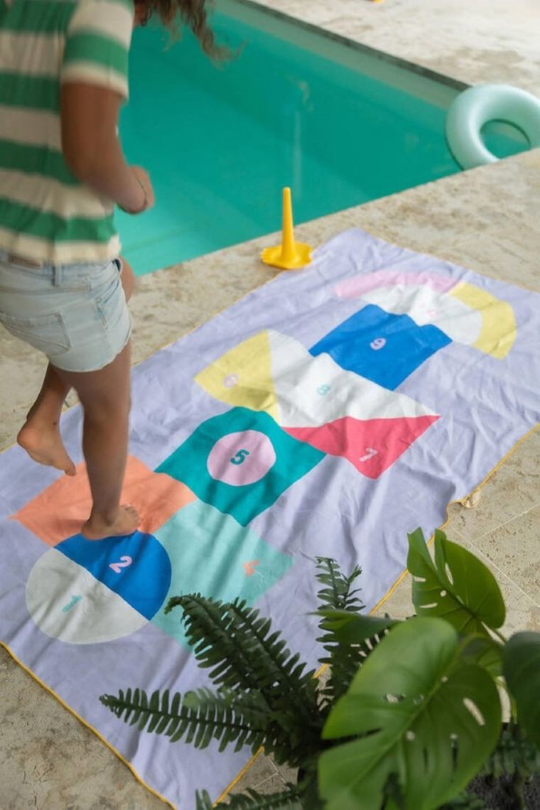 Quut, PlayTowels, dwustronny ręcznik plażowy, 180-100 cm