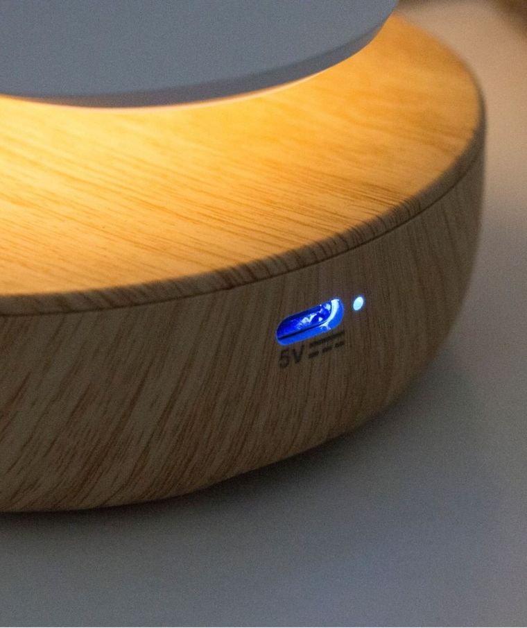 Rabbit & Friends, Maskonur, lampka z głośnikiem, biała