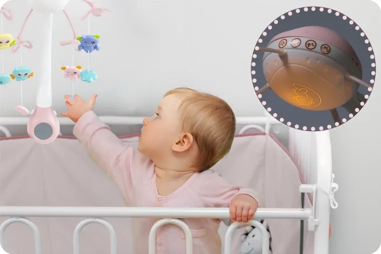 Ricokids, karuzela do łóżeczka, z projektorem na pilota, różowa