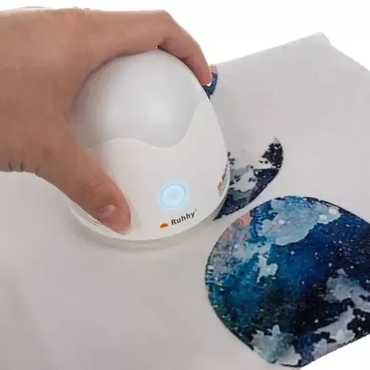 Ruhhy, golarka do ubrań z lampką nocną