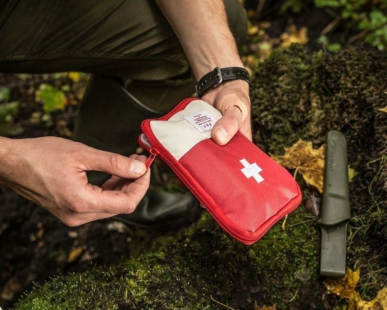 Saszetka apteczka, czerwony